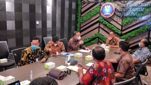 Kepala Diskominfo Kota Lubuklinggau, Erwin Armeidi melakukan kunjungan ke sejumlah lembaga, dalam rangkaian koordinasi dan konsultasi.FOTO : IST