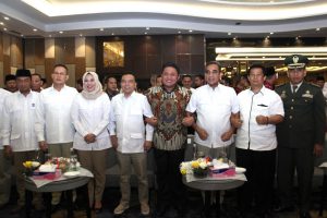 Herman Deru gubernur Sumsel (tengah) hadiri pelantikan Partai Gerindra Sumsel. FOTO : VIRALSUMSEL.COM