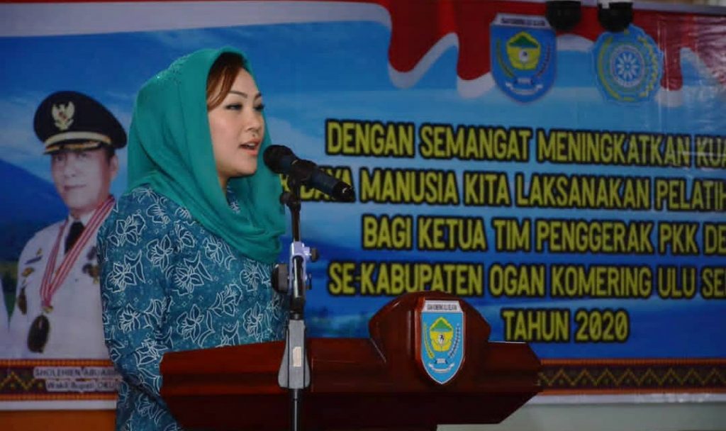 Isyana Popo Ali ketua TP PKK OKU Selatan. FOTO :VIRALSUMSEL.COM