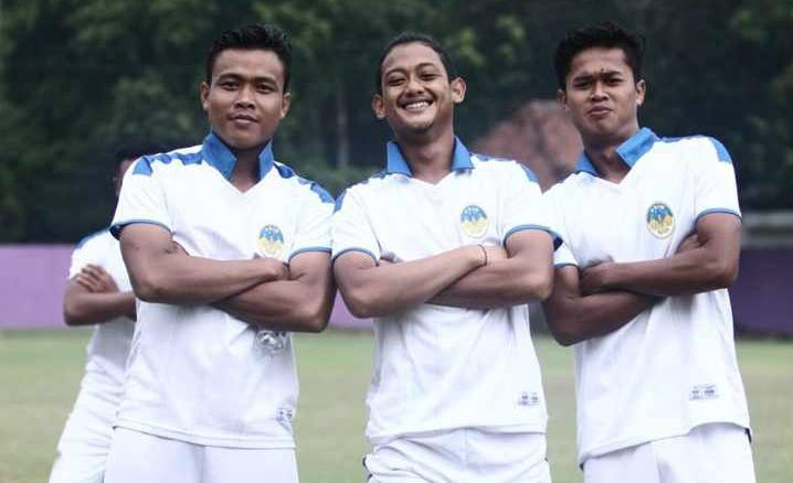 Slamet Budiono bomber PSIM Yogyakarta (kiri). FOTO :VIRALSUMSEL.COM