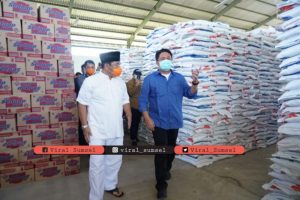 Gubernur Sumsel H.Herman Deru bersama Bupati Ogan Ilir Ilyas Panji Alam. FOTO : VIRALSUMSEL.COM