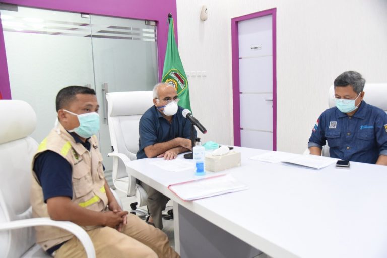 Jubir Tim Percepatan Penanganan Covid 19 di Provinsi Sumsel, dr Zen Ahmad SpPD (K) menjelaskan penambahan pasien terkonfirmasi covid-19. FOTO : VIRALSUMSL.COM