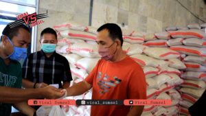 Walikota Lubuklinggau H SN Prana Putra Sohe cek beras untuk sembako. FOTO :VIRALSUMSEL.COM