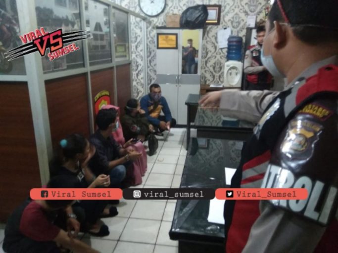 Polrestabes Palembang amankan belasan muda mudi dari sejumlah penginapan di Palembang. FOTO :VIRALSUMSEL.COM