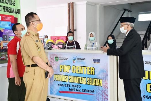 H. Mawardi Yahya meninjau gedung PDP Center Pemprov Sumsel yang berlokasi di Tower 8, Jakabaring Sport City Palembang, Senin (18/52020).