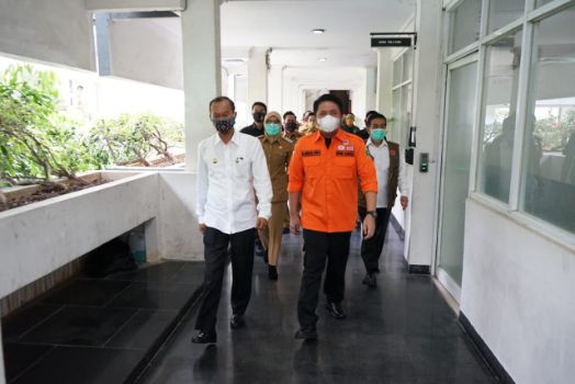 Gubernur Sumsel Herman Deru mendatangi Kantor Walikota Palembang. FOTO :VIRALSUMSEL.COM