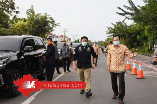 Gubernur Sumsel H. Herman Deru beserta rombongan juga mengecek pelaksanaan PSBB di Kota Prabumulih. FOTO :VIRALSUMSEL.COM