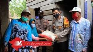 Wakapolres Mura, Kompol Handoko Sanjaya S. IK turun menijau posko perbatasan penanganan covid 19. FOTO :VIRALSUMSEL.COM