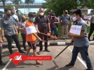 Rekrontruksi kasus pembunuhan malam Idul Fitri di Mapolrestabes Palembang. FOTO : VIRALSUMSEL.COM
