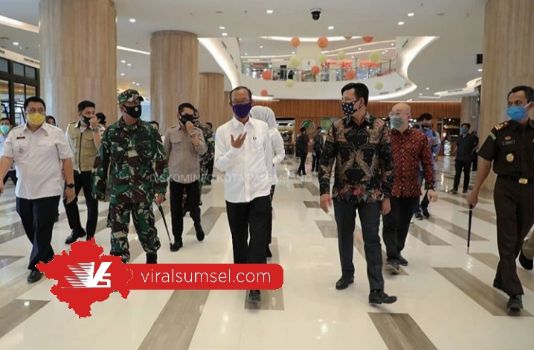 Walikota Palembang H Harnojoyo tinjau beberapa pusat perbelanjaan di Palembang. FOTO :VIRALSUMSEL Walikota Palembang H Harnojoyo tinjau beberapa pusat perbelanjaan di Palembang. FOTO :VIRALSUMSEL