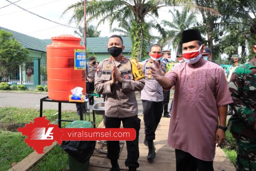 Kapolda Sumsel Irjen Pol Eko Indra bersama Walikota Lubuklinggau SN Prana Putra Sohe. FOTO :VIRALSUMSEL.COM