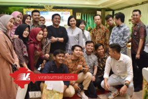 Sejumlah selebgram dan Influencer milenial di Sumsel endorse produk UMKM cuma cuma. FOTO :VIRALSUMSEL.COM