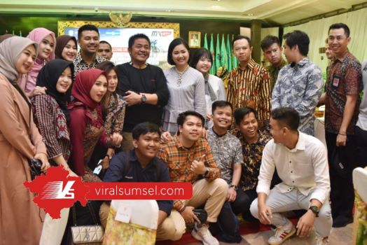 Sejumlah selebgram dan Influencer milenial di Sumsel endorse produk UMKM cuma cuma. FOTO :VIRALSUMSEL.COM
