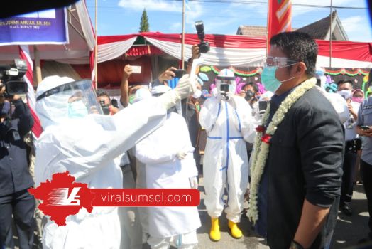 H Herman Deru gubernur Sumsel saat peletakan batu pertama RSUD Baturaja. FOTO :VIRALSUMSEL.COM
