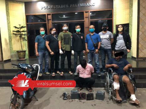 Team Tekab 134 Polrestabes Palembang ciduk dua pencuri battery accu LBS Recloser milik PLN. FOTO : VIRALSUMSEL.COM