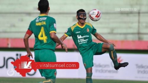 Zulkifli Syukur bek Sriwijaya FC musim 2019. FOTO : VIRALSUMSEL.COM