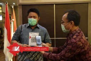 H Herman Deru Gubernur Sumsel menerima audiensi Kepala Perwakilan Bank Indonesia Sumsel, Hari Widodo. FOTO :VIRALSUMSEL.COM