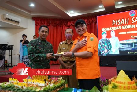 Gubernur Sumsel H Herman Deru bersama Walikota H Harnojoyo dan Kolonel Inf Heny Setyono Dandim 0418/ Palembang Korem 044/Gapo. FOTO : VIRALSUMSEL.COM