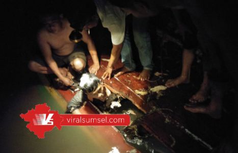 Detik-detik salah seorang ABK Jukung MS Andi Saputra diseamatkan nelayan di Perairan Selat Ajaran, Banyuasin. FOTO : VIRALSUMSEL.COM