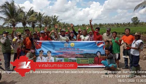 Anggota Komisi IV DPR RI, Riezky Aprilia mendapatkan curhatan dari para petani di Kecamatan Lalan. FOTO :VIRALSUMSEL.COM