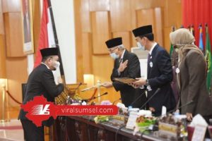 Wakil Gubernur Sumsel H Mawardi Yahya menghadiri rapat Paripurna ke XIV  DPRD Sumsel di ruang Rapat Paripurna Gedung DPRD Sumsel, Palembang, Senin (20/7/2020). FOTO :VIRALSUMSEL.COM