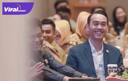 Wakil Ketua DPRD Provinsi Sumsel H Muchendi Mahzarekki Ishak Mekki. FOTO :VIRALSUMSEL.COM