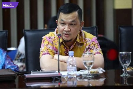 H Hendri Zainuddin Manajer Sriwijaya FC. FOTO : VIRALSUMSEL.COM