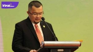 H Hendri Zainuddin Ketua umum KONI Provinsi Sumsel. FOTO : VIRALSUMSEL.COM