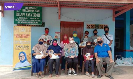 Amaliah Sobli S.KG, MBA, Anggota DPD RI serap aspirasi masyarakat petani sapi di Palembang. FOTO : VIRALSUMSEL.COM