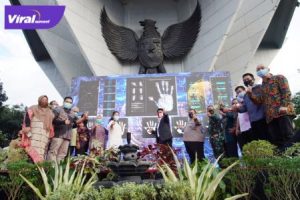 Gubernur Sumsel H Herman Deru didampingi Ketua TP PKK Sumsel Feby Deru launching Sriwijaya Great Sales (SGS) 2020 di Monpera. FOTO : VIRALSUMSEL.COM