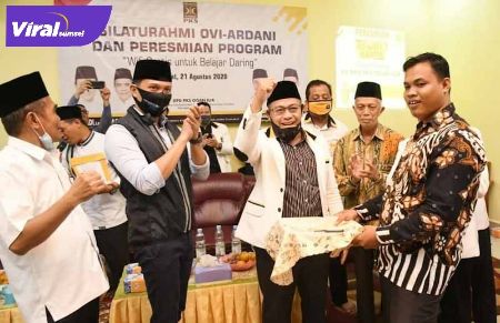 Ketua DPW PKS Sumsel Muhammad Toha, S.Ag bersama AW Noviadi Mawardi dan Ardani. FOTO : VIRALSUMSEL.COM