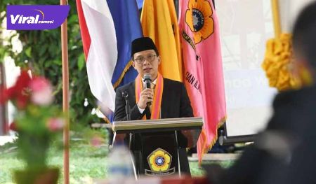 AW Noviadi Mawardi Bakal Calon Bupati Ogan Ilir Yudisium di Kampus Unsri, Kamis (27/8/2020). FOTO : VIRALSUMSEL.COM
