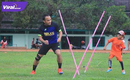 Oktavianus mantan winger Sriwijaya FC dirikan SSB Golazo. FOTO : VIRALSUMSEL.COM