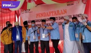 Pasangan calon Devi Harianto-Darmadi daftar ke KPU Kabupaten PALI. FOTO : VIRALSUMSEL.COM