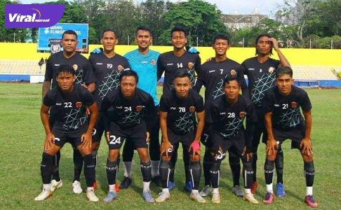 Starting eleven Sriwijaya FC saat uji coba melawan PS Bhayangkara Sriwijaya. FOTO :VIRALSUMSEL.COM