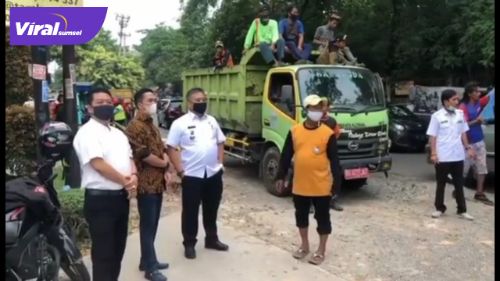 Ir H Affan Prapanca MT Kepala Dinas PERAKP bersama Sekda Kota Palembang Ratu Dewa. FOTO : VIRALSUMSEL.COM