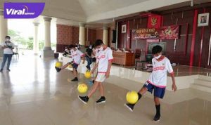 Peserta unjuk gigi diajang Youth Fun Juggling Competition 2020 di Komplek Perkantoran Terpadu, Tanjung Senai, Kabupaten Ogan Ilir. FOTO :VIRALSUMSEL.COM