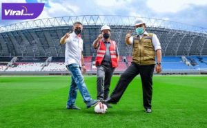 Gubernur Sumsel H Herman Deru, Menpora H Zainudin Amali, dan Wakil Ketua Umum PSSI Iwan Budianto. FOTO : VIRALSUMSEL.COM