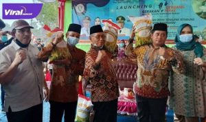 Bupati Banyuasin H Askolani, Wabub H Slamet, Sekda HM Senen Har, Ketua TP PKK dr Fitri Askolani dan Direktur BUMD Sei Sembilang Ardiansyah SIP Msi. FOTO : VIRALSUMSEL.COM
