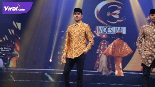 Artis sekaligus model papan atas Shandy Syarief memuji kenyamanan dan kualitas Gambo Muba. FOTO : VIRALSUMSEL.COM