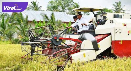 Bupati Kabupaten Banyuasin, H Askolani Jasi. FOTO :VIRALSUMSEL.COM