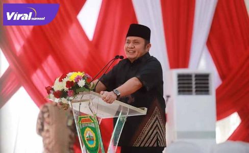 H Herman Deru Gubernur Sumatera Selatan. FOTO : VIRALSUMSEL.COM