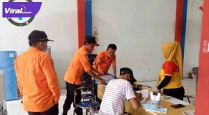 Personil Badan Penanggulangan  Bencana Daerah Kota Prabumulih. FOTO :VIRALSUMSEL.COM