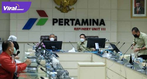 Presiden PS Palembang, Drs Ratu Dewa Msi audensi dengan PT Pertamina. FOTO :VIRALSUMSEL.COM