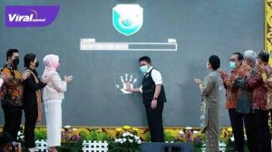 Gubernur Sumsel H Herman Deru melaunching aplikasi belanja online terbaru milik Sumsel di Griya Agung. FOTO :VIRALSUMSEL.COM
