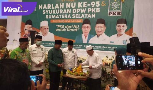 Ketua PKB Sumsel Ramlan Holda hadiri Harlah Nahdatul Ulama ke-95 di Hotel The Zuri, Palembang, Sabtu (30/1/2021). FOTO : VIRALSUMSEL.COM