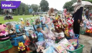 Ilustrasi penjualan bucket dalam acara wisuda sarjana. FOTO : DIAN/JURNALIS UIN