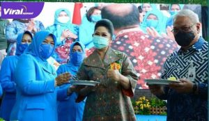 Hj Febrita Lustia HD Ketua TP PKK Sumsel hadiri HUT Ikatan Istri Pegawai dan Karyawati Bank Sumsel Ke-19. FOTO : VIRALSUMSEL.COM
