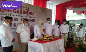 Syukuran Hari Ulang Tahun Gerindra ke-13 di Kantor DPD Gerindra Sumsel, Sabtu (6/2/2021). FOTO : VIRALSUMSEL.COM