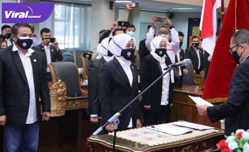 Wakil Walikota Palembang Fitianti Agustinda dilantik jadi Ketua Umum E-Sport Palembang. FOTO : VIRALSUMSEL.COM